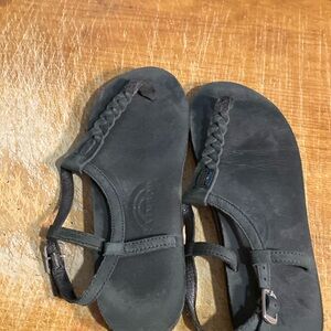 Like new black rainbow sandals